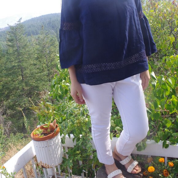 White Ladies Capris By Jess - Picture 1 of 6